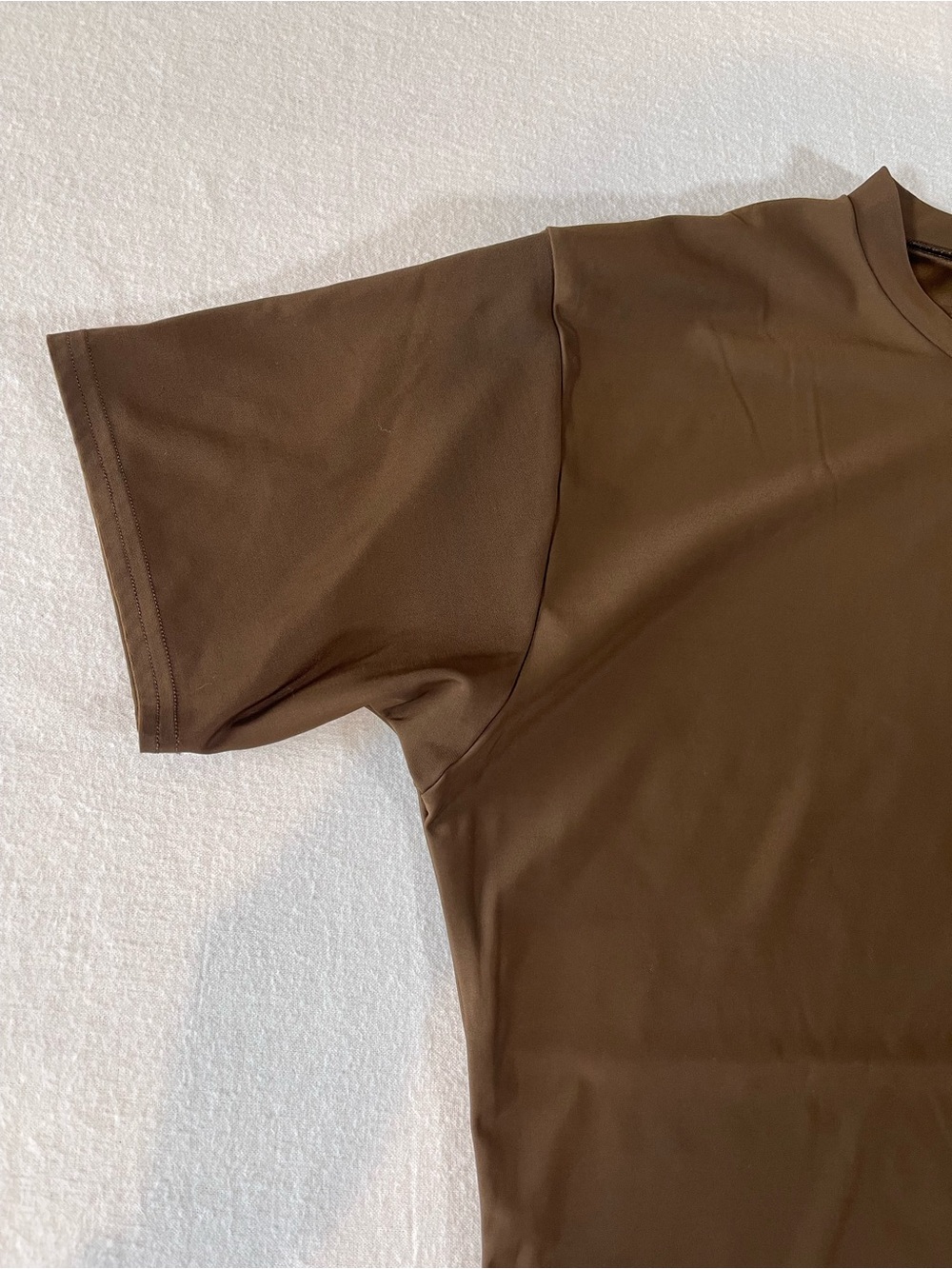 Under Armour Brown Short Sleeve Performance Tee with White Logo - Picture 5 of 14